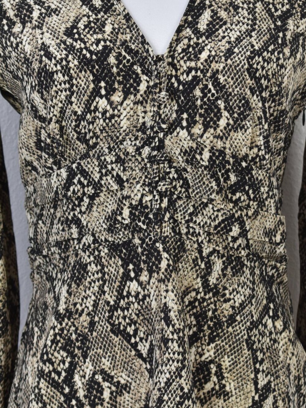 Veronica Beard Thea Snake Print Silk Blouse Peplum - 4 - Picture 8 of 10